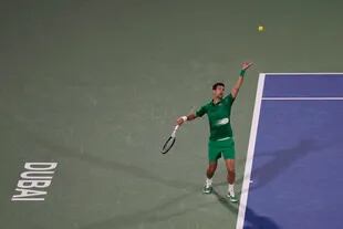 Novak Djokovic volvió al tour y venció a Lorenzo Musetti en el Dubai Duty Free Tennis Championship. 