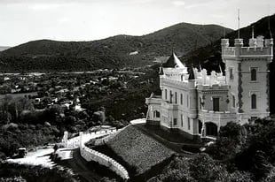 When Mandl bought the castle of La Cumbre, it had four towers and a marked medieval style