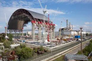 Neil Hyatt, especialista en seguridad nuclear, dijo que Chernobyl debe ser desmantelada en los próximos 100 años o colapsará