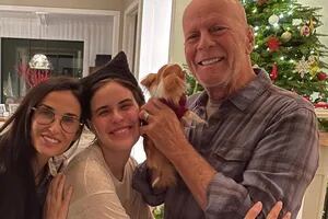 La tierna foto familiar que Demi Moore compartió con Bruce Willis, su mujer y todos sus hijos