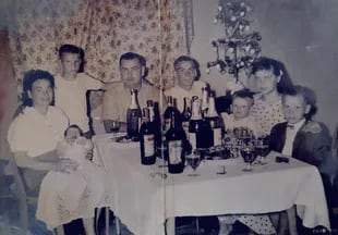 EL abuelo de Pablo Czornobaj llegó a la Argentina a comienzos del siglo XIX. Gina (Abuela), Mabel, Héctor (Padre de Pablo), Volodymyr (Abuelo] Alberto, Olga, Jorge y Andrés.