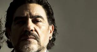 Juan Palomino interpretando a Diego Maradona
