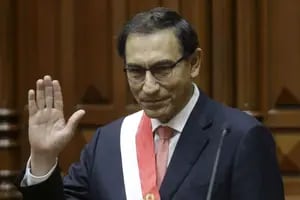 Vizcarra propone un pacto en Perú para contener la crisis