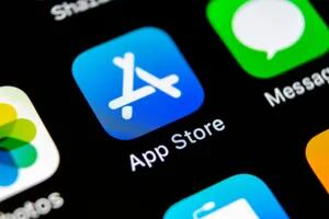 iOS 17 podría permitir cargar aplicaciones por fuera de la tienda de Apple, pero sólo en Europa