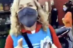 La verdad sobre el video de la mujer que repartía boletas del Frente de Todos con una pechera del gobierno