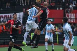 Colón-Atlético Tucumán, Superliga: el Sabalero, con suplentes, cayó 2-0