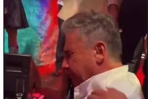 Ricardo Montaner lloró mientras cantaba una canción en la boda de su hijo Ricky con Stefi Roitman