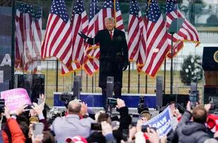 Donald Trump arenga a sus partidarios. (AP Photo/Jacquelyn Martin, File)