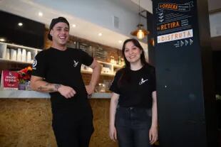 Kevin Párraga y Jaqueline Fredes, dos especialistas en café de especialidad que trabajan en Motofeca