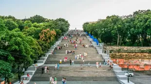 La Escalera Potemkin de Odesa quedó inmortalizada en la película de Eisenstein de 1925 "El acorazado Potemkin"
