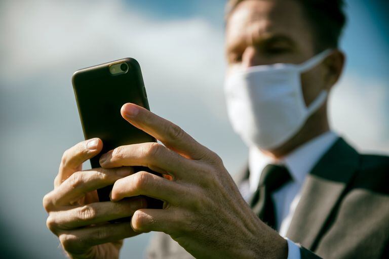 La plataforma de las compañías tecnológicas ya está lista para que las autoridades sanitarias de cada país la pueda utilizar para emitir notificaciones a celulares ante un posible contacto con una persona afectada por covid-19