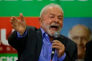 Luiz Inacio Lula da Silva apuesta por un triunfo en primera vuelta el 2 de octubre. (AP Photo/Marcelo Chello)