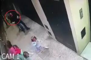 Un hombre fue asaltado y amenazado con un cuchillo en el cuello frente a sus tres nietas