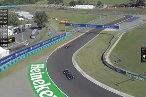 Hamilton, entre otra controversia por una acción en boxes, la “tregua” con Verstappen y los abucheos