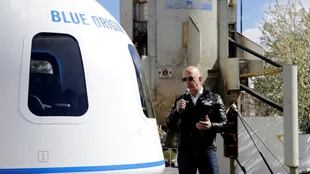 Jeff Bezos y su hermano Mark irán a bordo del New Shepard en el primer vuelo tripulado este 20 de julio