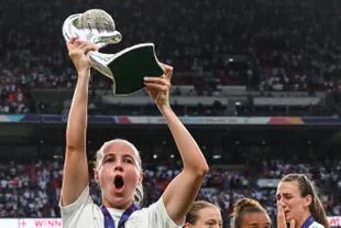 Beth Mead, una de las figuras de la Inglaterra campeona de la EURO femenina, es una de las nominadas al Balón de Oro