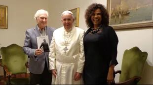 El Papa, con Pino y su mujer