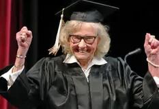 La abuelita de 84 años que se graduó de la universidad tras casi 7 décadas