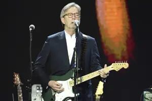 Eric Clapton anunció que no dará shows en espacios que exijan a los asistentes estar vacunados