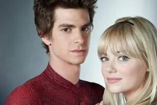 Emma Stone y Andrew Garfield durante el rodaje de la película The Amazing Spider-Man