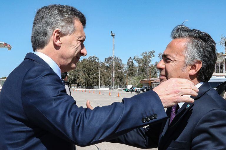 El presidente Macri con el gobernador de Mendoza Alfredo Cornejo