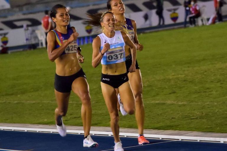 Florencia Borelli, medalla de plata en 5000 metros
