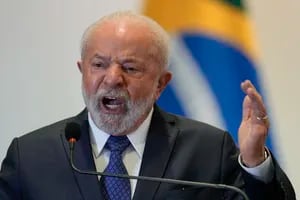 Presionado en casa y cuestionado en el exterior, Lula enfrentó una de las peores semanas de su tercer mandato