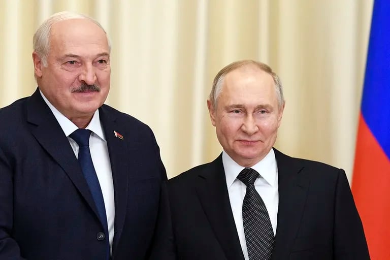 Putin ha annunciato il dispiegamento di armi nucleari tattiche in Bielorussia