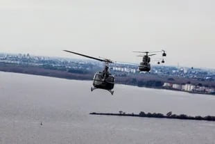Los helicópteros, sobre el Río de la Plata