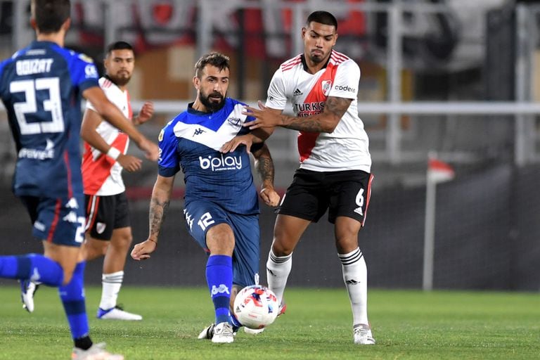 Lucas Pratto, another who returned to the Monumental, but with the Vélez shirt