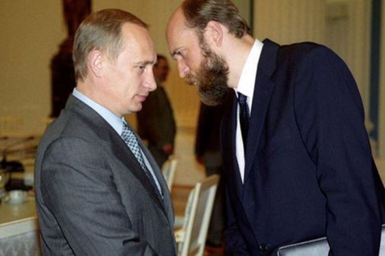 En 2003, Putin inició una campaña para sacar de la política a los oligarcas de la era Yeltsin. 