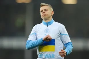 Oleksandr Zinchenko, otro ucranio, respalda a su nación en antes de que Manchester City se enfrente con Everton por la Premier League.