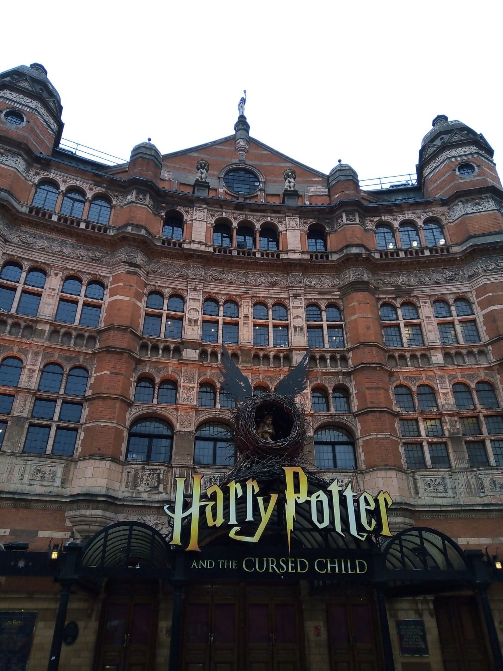 El Palace Theatre donde se exhibió Harry Potter y el legado maldito - Foto: Milagros Amondaray (LA NACION)