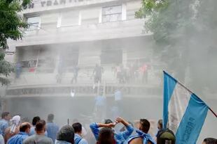 La sede de la UTA fue tomada esta tarde por los opositores a Fernández