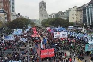 La ocupación de las calles porteñas puso de manifiesto el malestar social creciente al igual que el complejo y diverso mosaico en el que se ha fragmentado la representación de los trabajadores argentinos