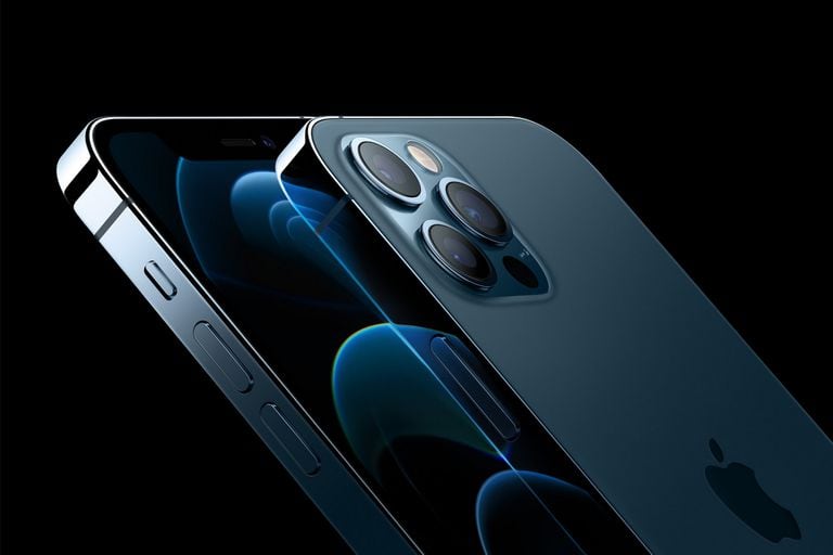 Los iPhone 12 Pro y iPhone 12 Pro Max cuentan con una triple cámara y pantallas de 61, y 6,7 pulgadas con Ceramic Shield, el sistema resistente a golpes y caídas, por mencionar algunas de las características de los nuevos teléfonos de Apple
