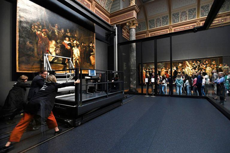 Comenzó en Holanda un "reality" con la restauración de una obra de Rembrandt