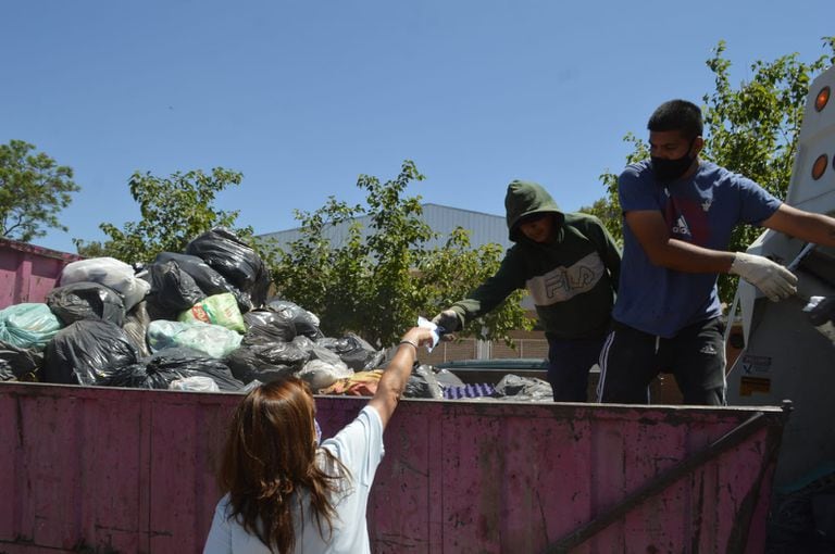 La intendenta de la ciudad de La Rioja, Inés Brizuela y Doria, puso en marcha un operativo de emergencia de recolección de residuos.