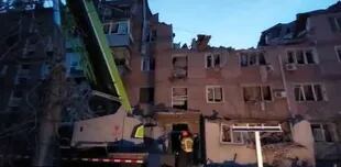 Un edificio seriamente dañado tras un ataque ruso en la ciudad de Mykolaiv