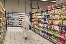 Qué se puede comprar por mil pesos argentinos en un supermercado de Qatar