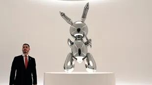 El Conejo de Jeff Koons se vendió durante la subasta de Arte Contemporáneo y de la Posguerra de la casa de subastas Christie's