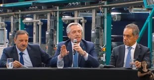 El gobernador de La Rioja, Ricardo Quintela; el presidente Alberto Fernández; el ministro de Desarrollo Productivo, Daniel Scioli