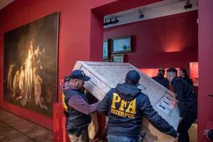 Las obras de Deira ingresaron al Museo Nacional de Bellas Artes durante la madrugada del sábado