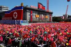 Kim celebró un histórico desfile militar pero no mostró misiles poderosos
