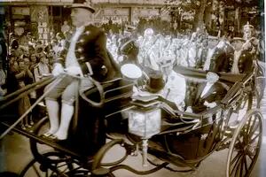 El carruaje real que usó Perón, un corte de manga y el "capricho" de Onganía