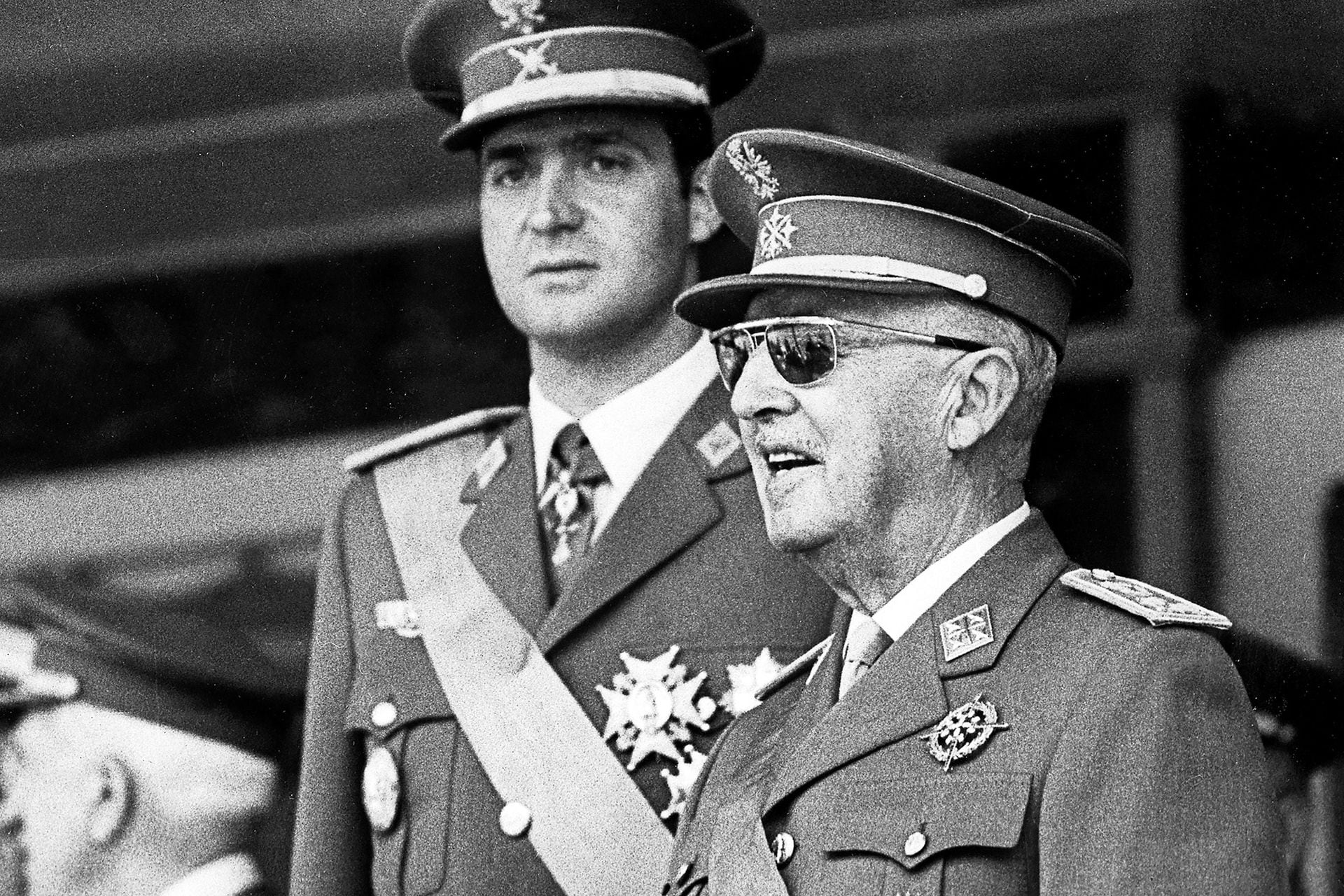 Con Francisco Franco en 1971; dos años antes, el caudillo había designado a Juan Carlos como su sucesor a la Jefatura de Estado