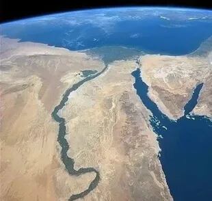 El río Nilo fotografiado desde la Estación Espacial Internacional por el astronauta Chris Hadfield. Fuente: NatGeo.