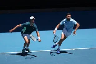 El argentino Horacio Zeballos y el español Marcel Granollers, los terceros preclasificados en dobles, avanzaron a las semifinales del Australian Open.
