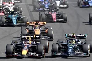 La ilusión de una remake entre Verstappen y Hamilton se diluyó en 444 metros