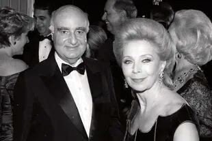 Edmond y Lily Safra en la gala de la Wiesel Foundation, en el hotel Pierre, en 1991.

